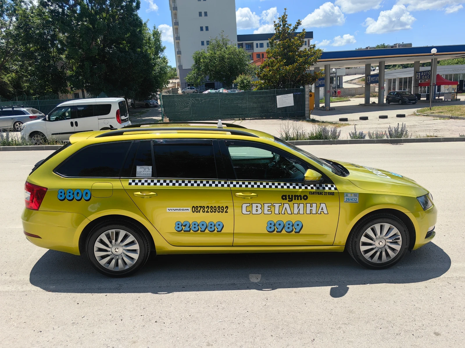 Skoda Octavia 1.6tdi 116кс Работещо такси, ЕВРО 6, ОТЛИЧНА , снимка 3 - Автомобили и джипове - 55617600