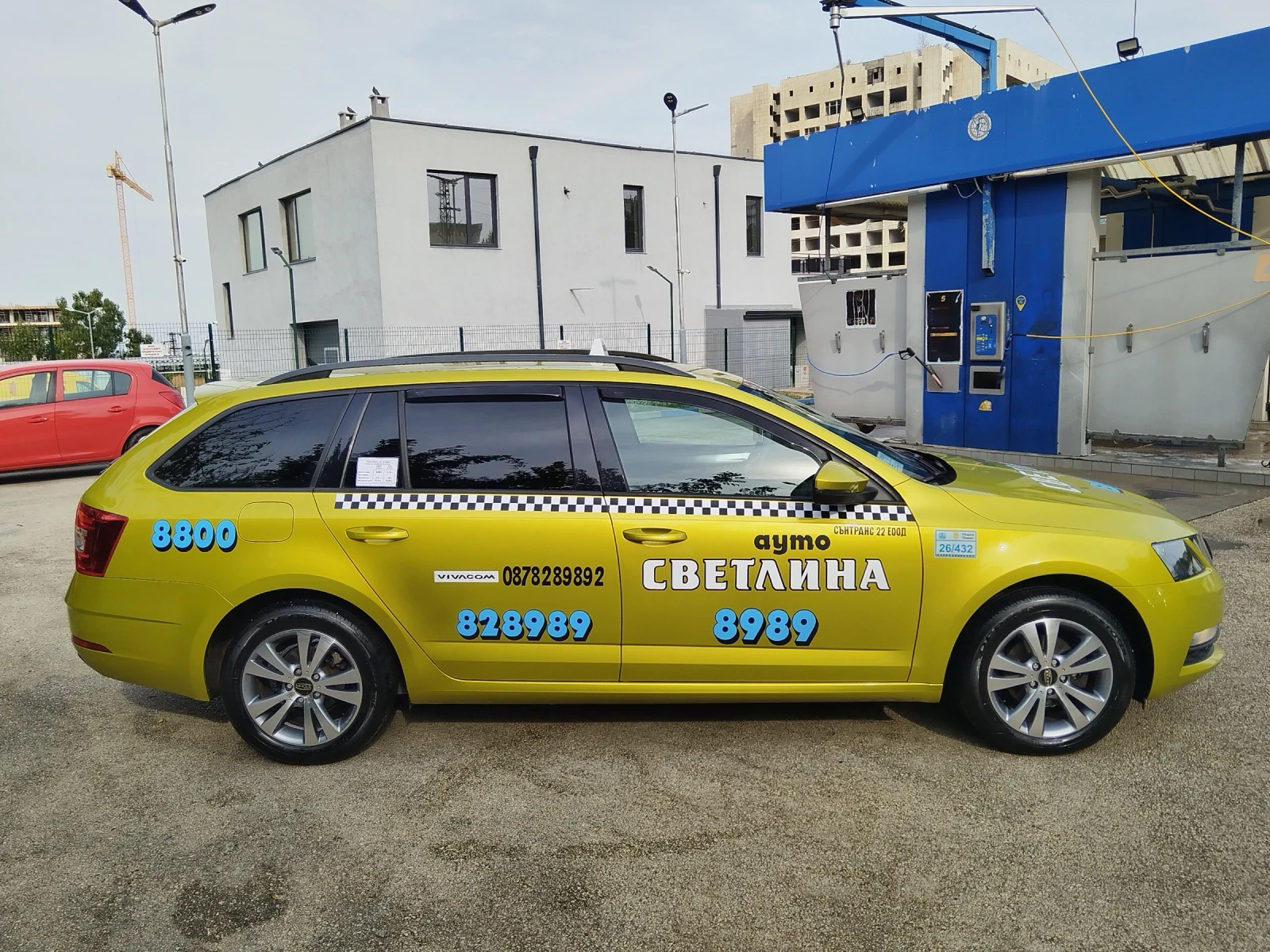 Skoda Octavia 1.6tdi 116кс Работещо такси, ЕВРО 6, ОТЛИЧНА , снимка 3 - Автомобили и джипове - 55617600