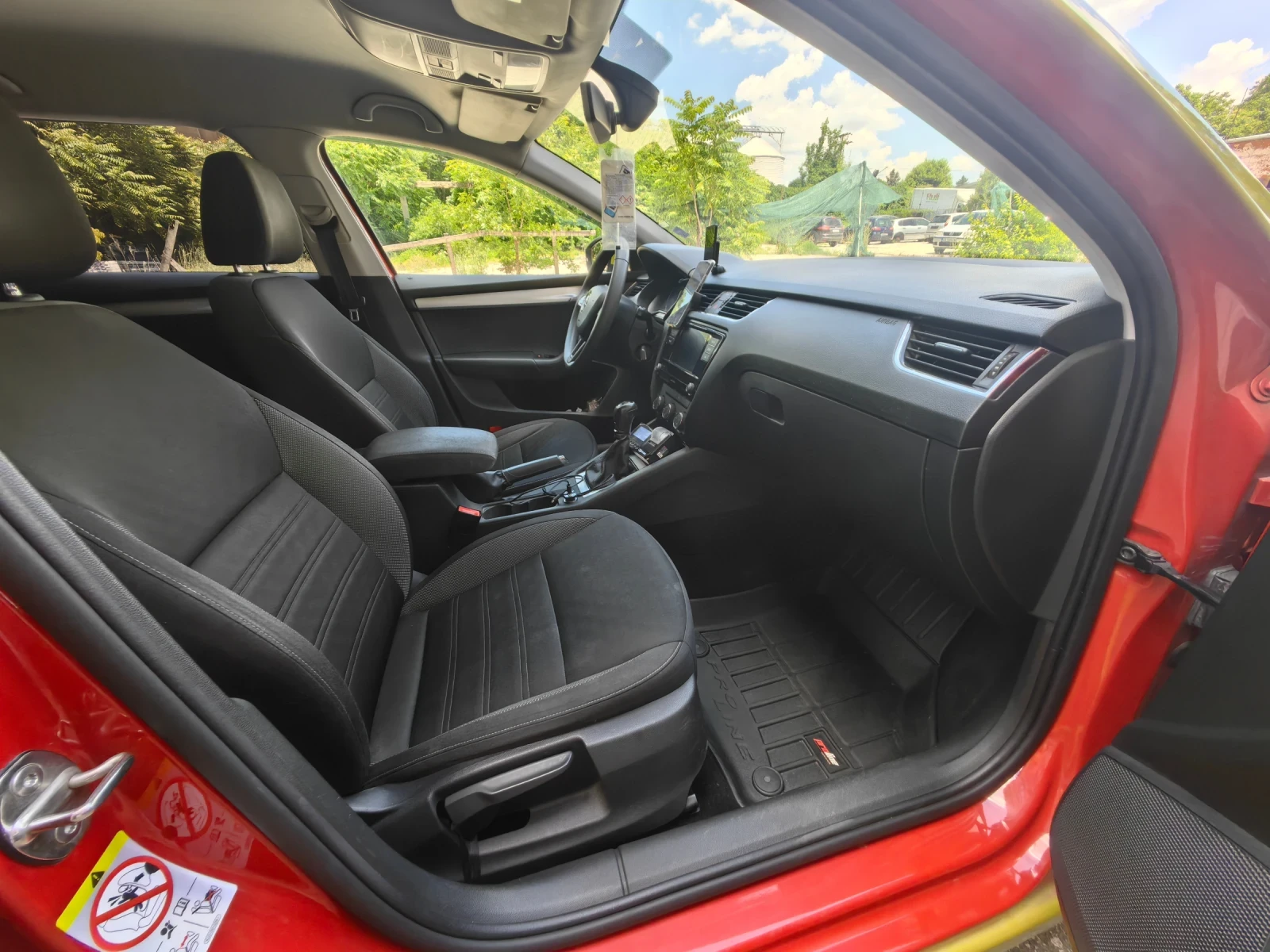 Skoda Octavia 1.6tdi 116кс Работещо такси, ЕВРО 6, ОТЛИЧНА , снимка 11 - Автомобили и джипове - 55617600
