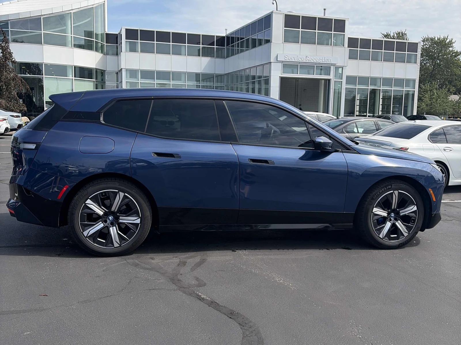 BMW iX xDrive50, АВТОКРЕДИТ, снимка 3 - Автомобили и джипове - 55924416
