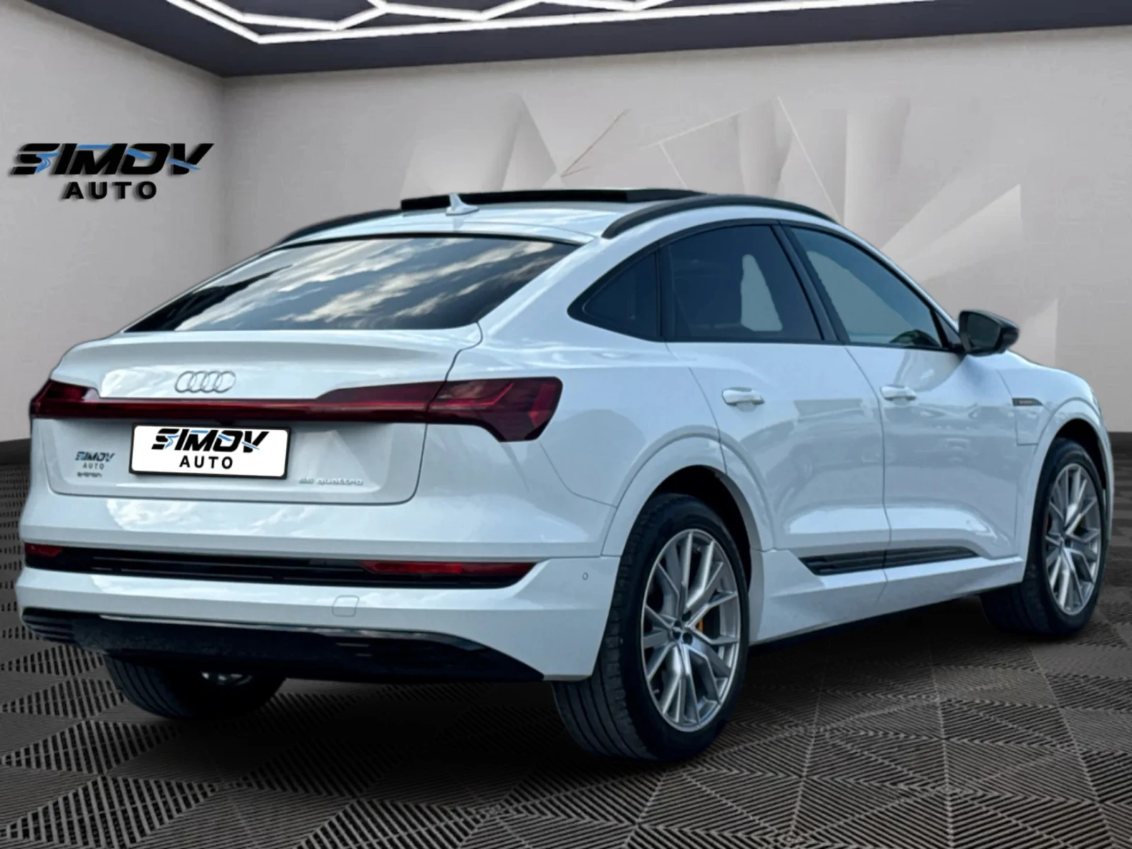 Audi E-Tron 55 SPORTBACK S-LINE+ HEAD-UP ПАНОРАМА ВАКУМ B&O, снимка 2 - Автомобили и джипове - 55929784