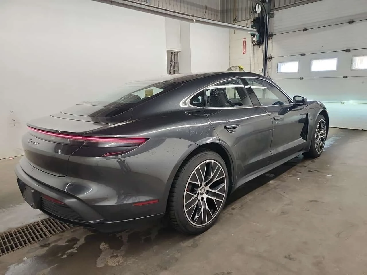 Porsche Taycan * 4S * CARFAX * , снимка 3 - Автомобили и джипове - 56219500