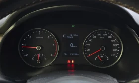 Kia Stonic Климатрони\Подгреви\Голяма навигация, снимка 8