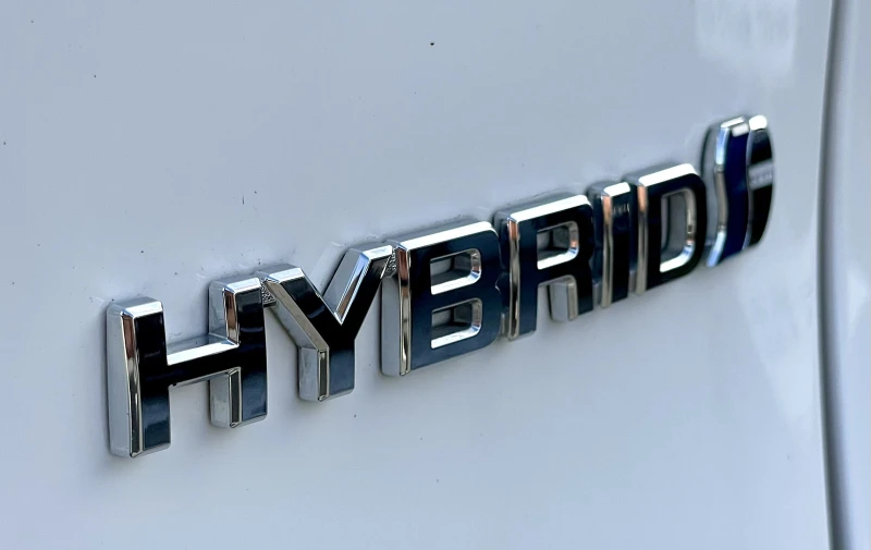 Toyota Rav4 HYBRID 2.5 178HP JBL SYSTEM, снимка 17 - Автомобили и джипове - 47452186