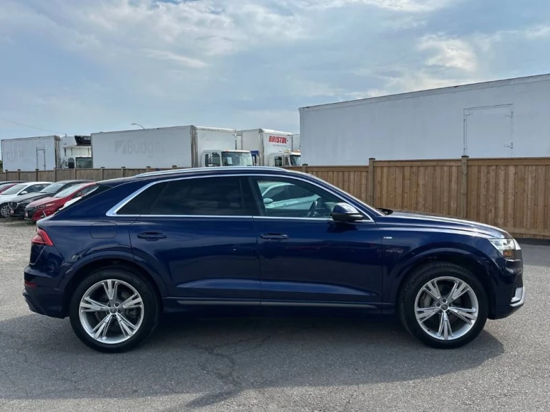 Audi Q8 * Progressiv * CARFAX * БЕЗ ПЪРВОНАЧАЛНА ВНОСКА, снимка 3 - Автомобили и джипове - 52919287