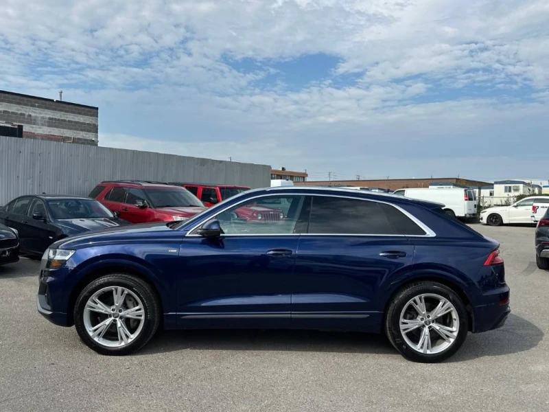 Audi Q8 * Progressiv * CARFAX * БЕЗ ПЪРВОНАЧАЛНА ВНОСКА, снимка 2 - Автомобили и джипове - 52919287