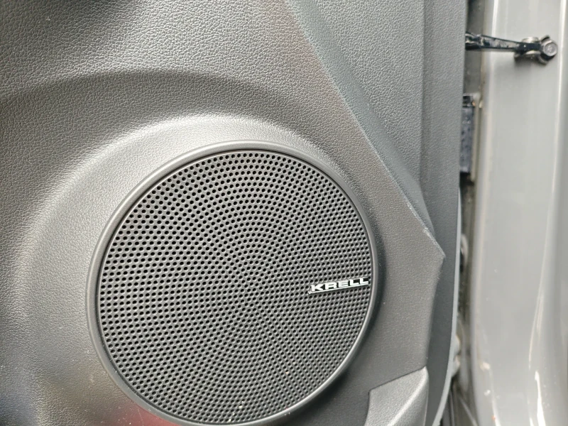 Hyundai Kona 64 Kw PRENIUM, снимка 8 - Автомобили и джипове - 53302942