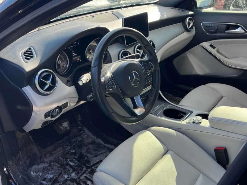 Mercedes-Benz GLA 250  * CARFAX * КАМЕРА * ПОДГРЕВИ, снимка 5 - Автомобили и джипове - 53403225