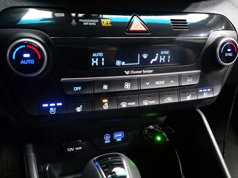 Hyundai Tucson 2.0 4Wd Smart, снимка 17 - Автомобили и джипове - 53365834