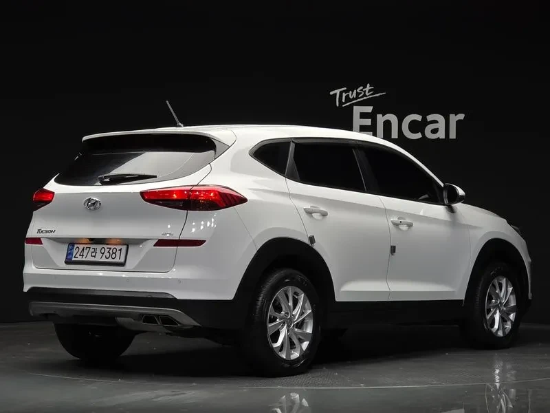 Hyundai Tucson 2.0 4Wd Smart, снимка 2 - Автомобили и джипове - 53365834