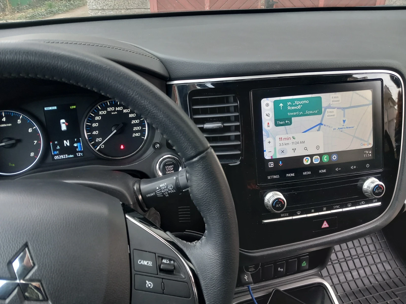 Mitsubishi Outlander 2.4SE 4X4 КОЖА С АЛКАНТАРА 7 МЕСТА 85000км - изображение 8