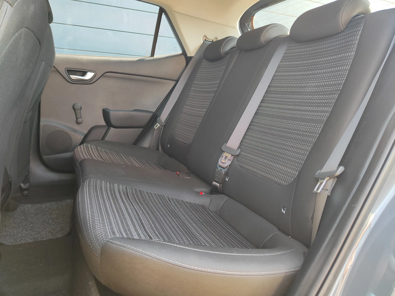 Kia Stonic LX - изображение 7
