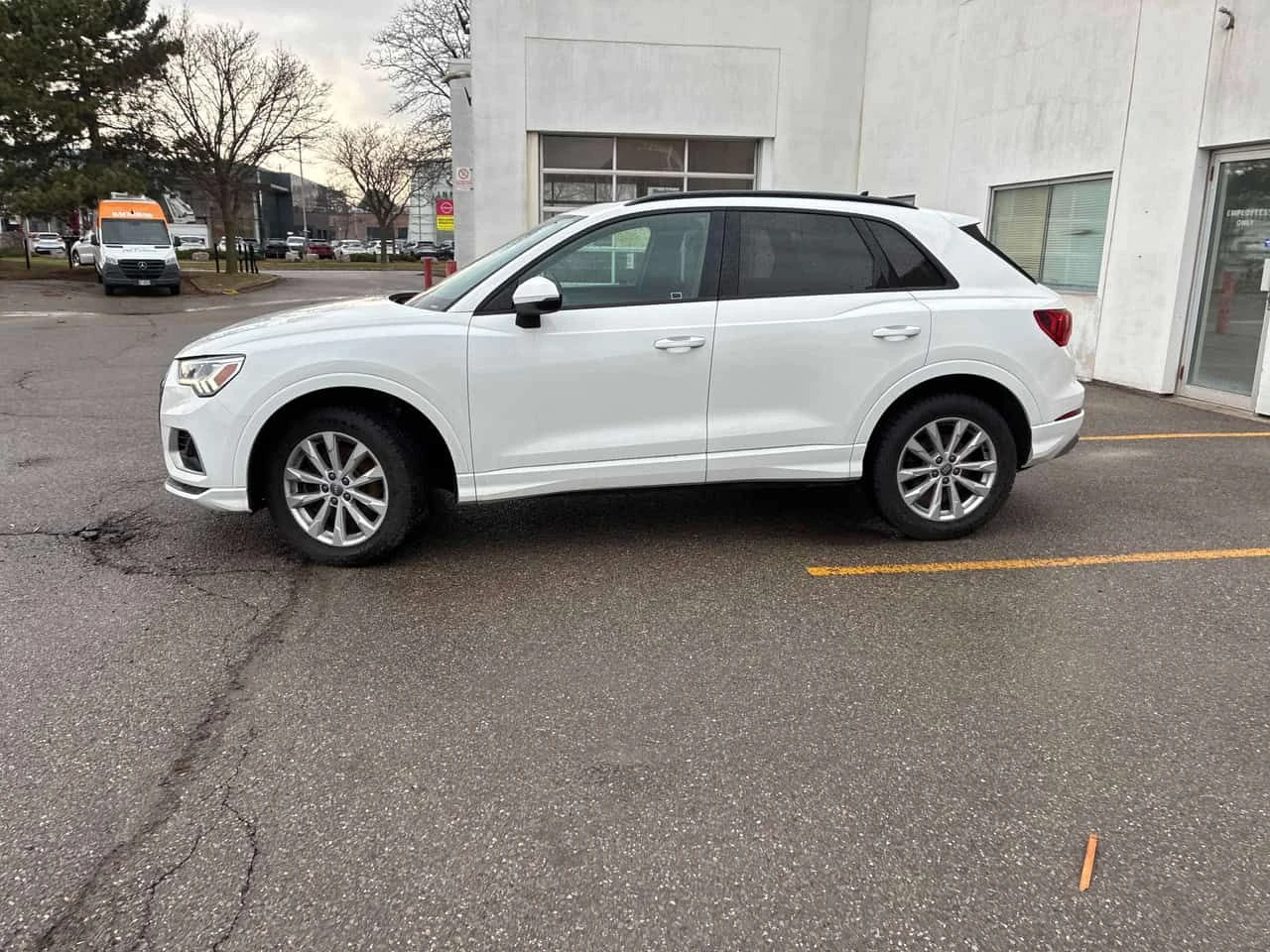 Audi Q3 QUATTRO * DIGITAL* ПАНОРАМА* ПОДГРЕВИ* КАМЕРА* , снимка 2 - Автомобили и джипове - 54075291