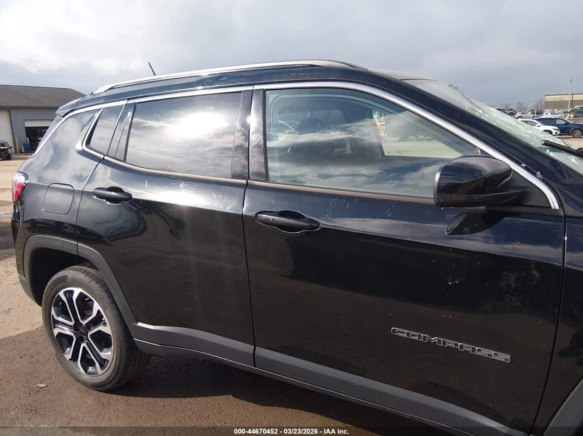 Jeep Compass 2.4l Limited 4X4, снимка 13 - Автомобили и джипове - 54097829