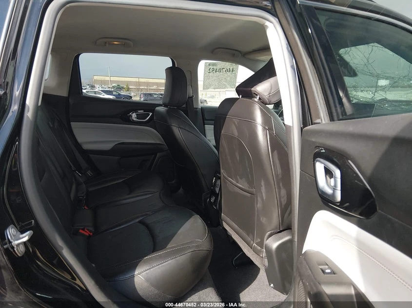 Jeep Compass 2.4l Limited 4X4, снимка 8 - Автомобили и джипове - 54097829