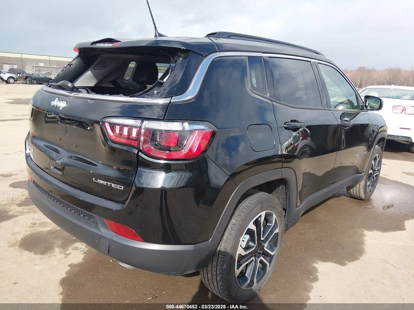 Jeep Compass 2.4l Limited 4X4, снимка 4 - Автомобили и джипове - 54097829