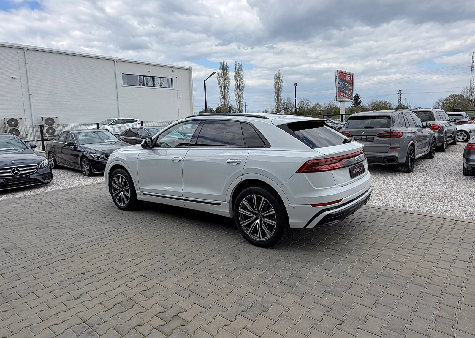 Audi Q8 50TDi S-Line+ Подгрев/B&O/3DКамера/Вакуум/Keyless, снимка 6 - Автомобили и джипове - 54126393