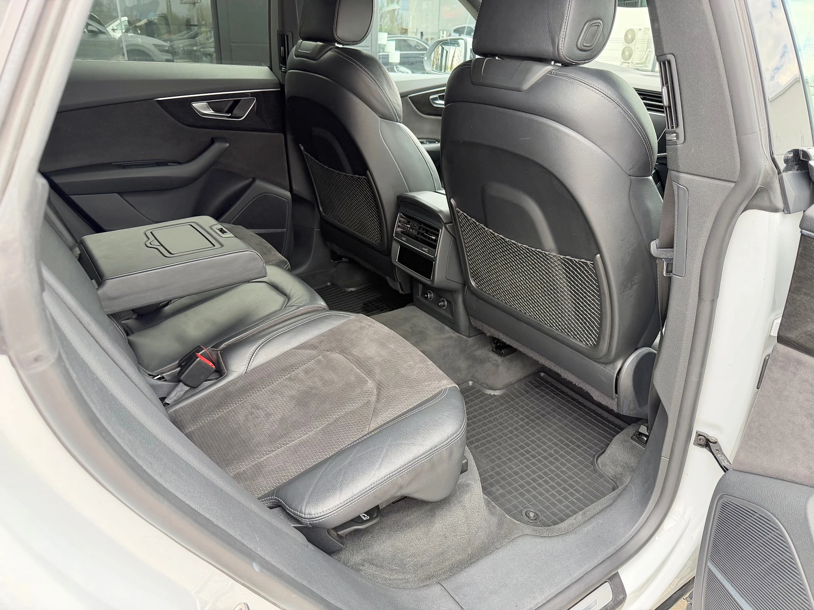 Audi Q8 50TDi S-Line+ Подгрев/B&O/3DКамера/Вакуум/Keyless, снимка 14 - Автомобили и джипове - 54126393