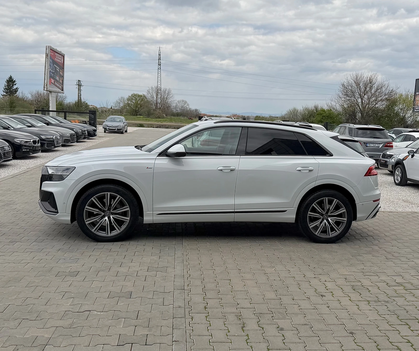 Audi Q8 50TDi S-Line+ Подгрев/B&O/3DКамера/Вакуум/Keyless, снимка 7 - Автомобили и джипове - 54126393
