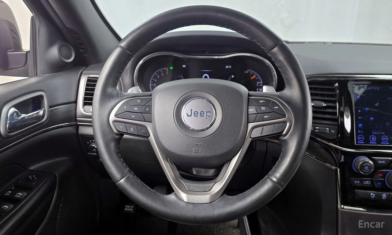 Jeep Grand cherokee 3.6* V6* 8ZF* ПОДГРЕВ* КАМЕРА* ПАНОРАМА* МЪРТВА* Т, снимка 7 - Автомобили и джипове - 55132290