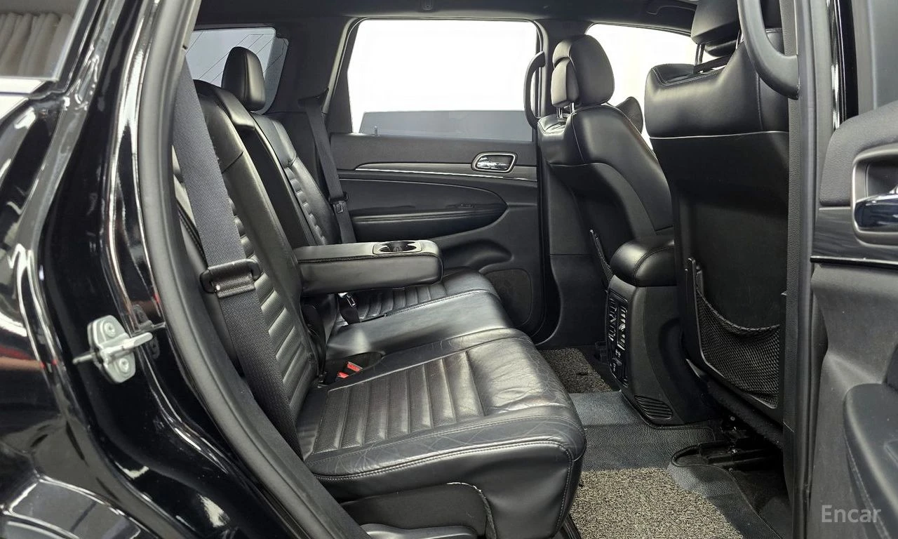 Jeep Grand cherokee 3.6* V6* 8ZF* ПОДГРЕВ* КАМЕРА* ПАНОРАМА* МЪРТВА* Т, снимка 14 - Автомобили и джипове - 55132290
