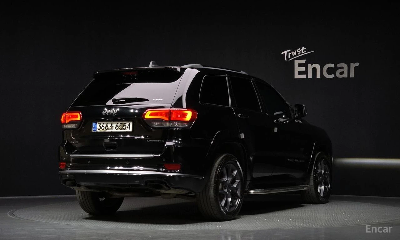 Jeep Grand cherokee 3.6* V6* 8ZF* ПОДГРЕВ* КАМЕРА* ПАНОРАМА* МЪРТВА* Т, снимка 2 - Автомобили и джипове - 55132290