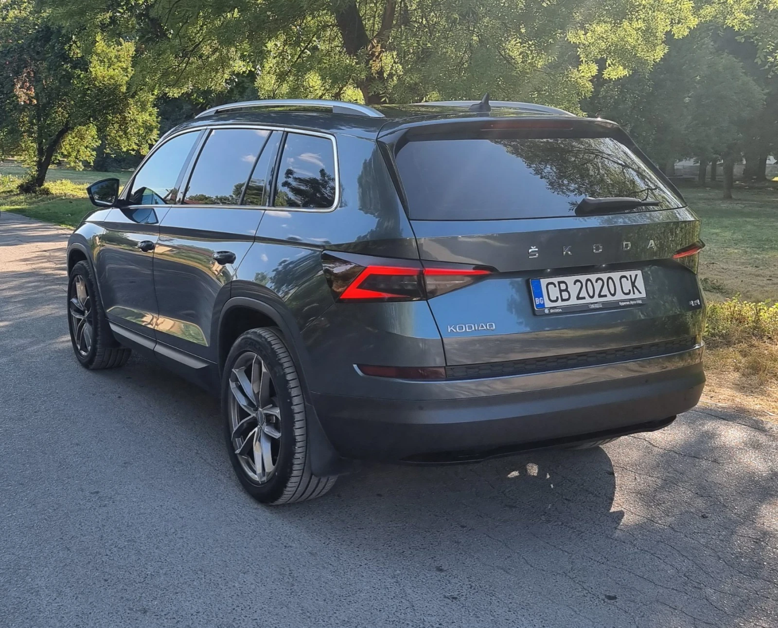Skoda Kodiaq Style 2.0 TDI 150 DSG 4x4 7 места, снимка 3 - Автомобили и джипове - 55557979