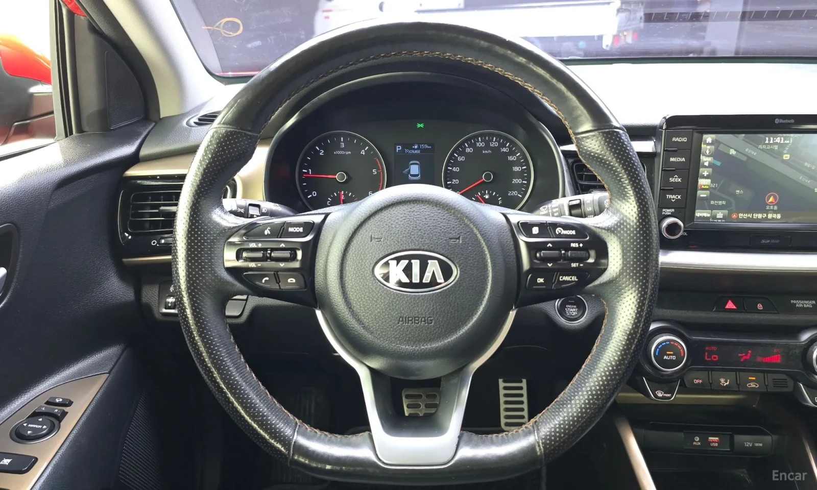 Kia Stonic Климатрони\Подгреви\Голяма навигация, снимка 17 - Автомобили и джипове - 55583372