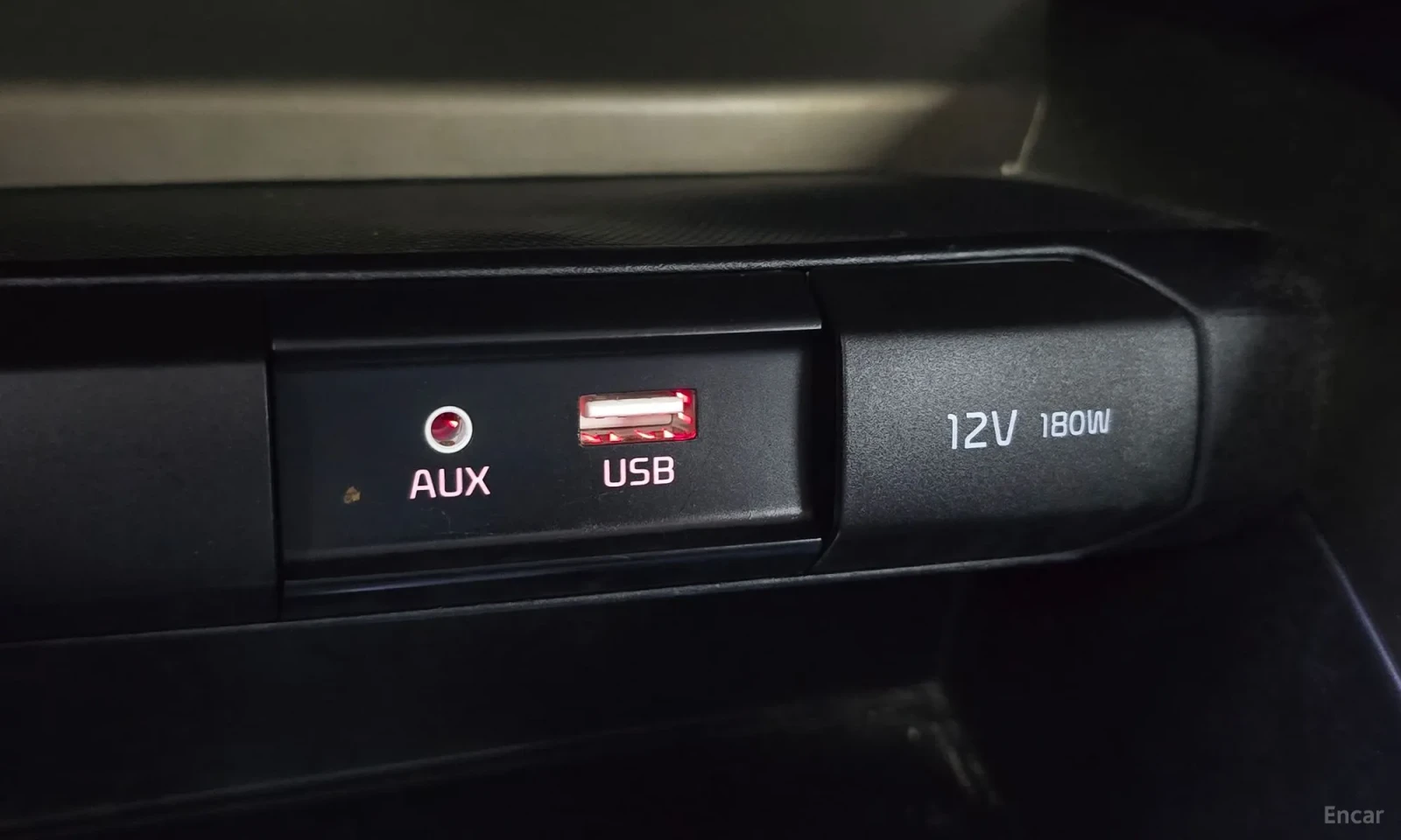 Kia Stonic Климатрони\Подгреви\Голяма навигация, снимка 14 - Автомобили и джипове - 55583372