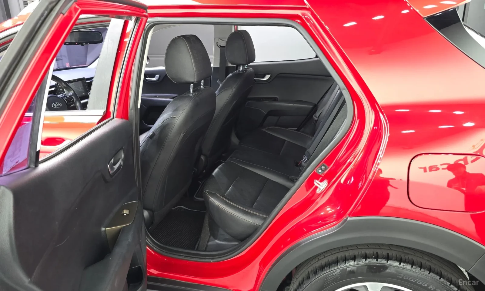 Kia Stonic Климатрони\Подгреви\Голяма навигация, снимка 11 - Автомобили и джипове - 55583372