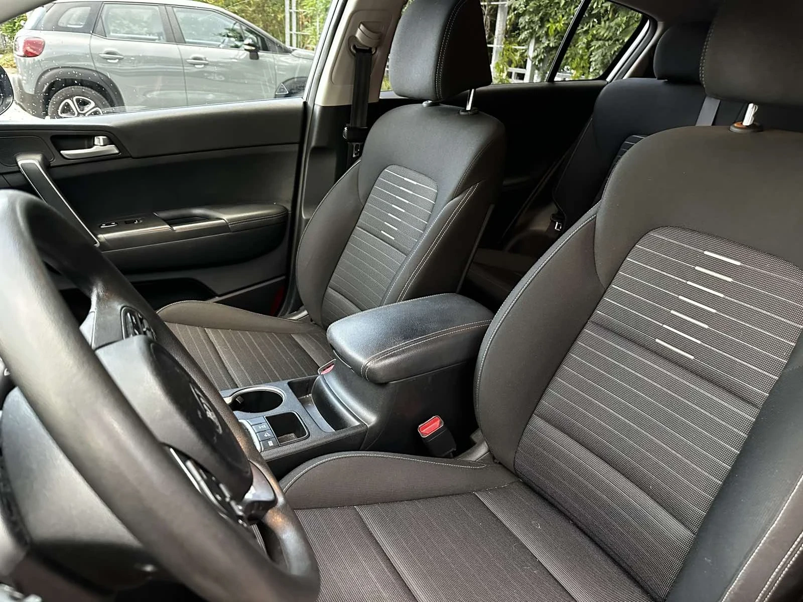 Kia Sportage 2.4, снимка 16 - Автомобили и джипове - 56082266