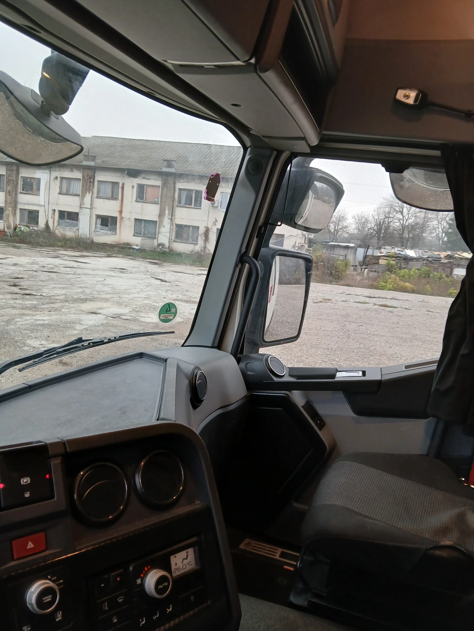 Renault T | Mobile.bg   13