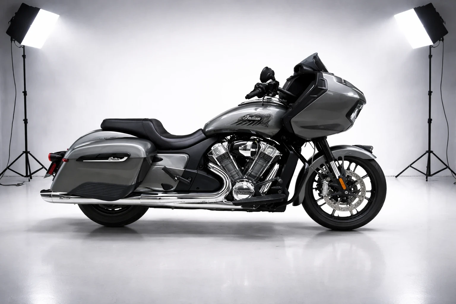 Indian Challenger * Dark Horse* 15KM* Keyless* Brembo* 