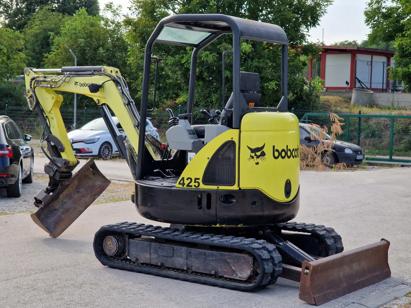 Багер Bobcat 425 / Нулев радиус / 2.6т./ Швейцария  - изображение 5