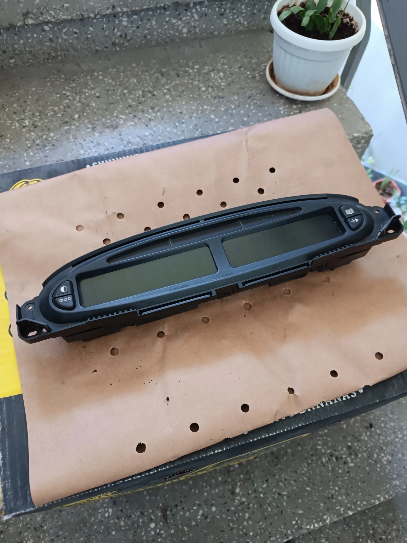    2001 . | Mobile.bg   5