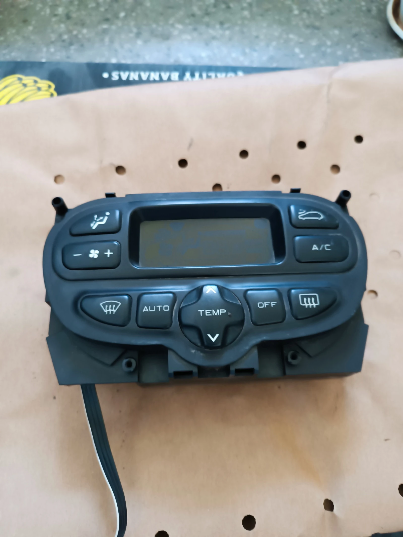    2001 . | Mobile.bg   7