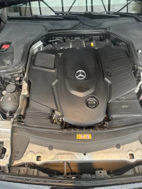 Mercedes-Benz E 400 4MATIC, снимка 13