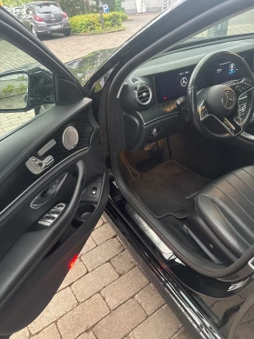 Mercedes-Benz E 400 4MATIC, снимка 9