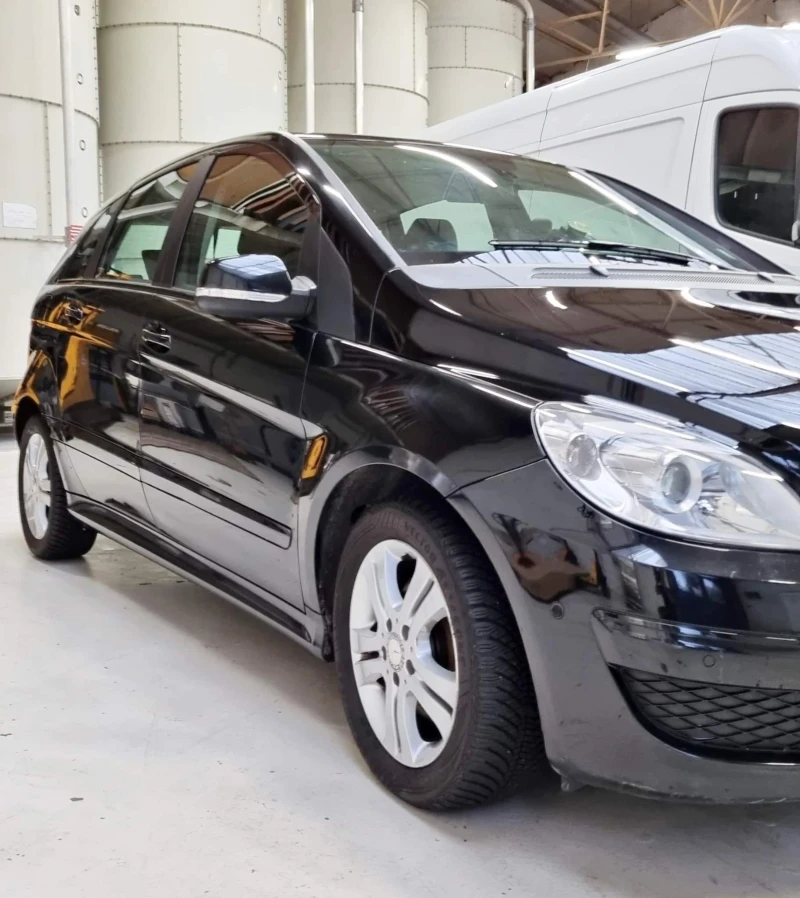 Mercedes-Benz B 180, снимка 2 - Автомобили и джипове - 48539787