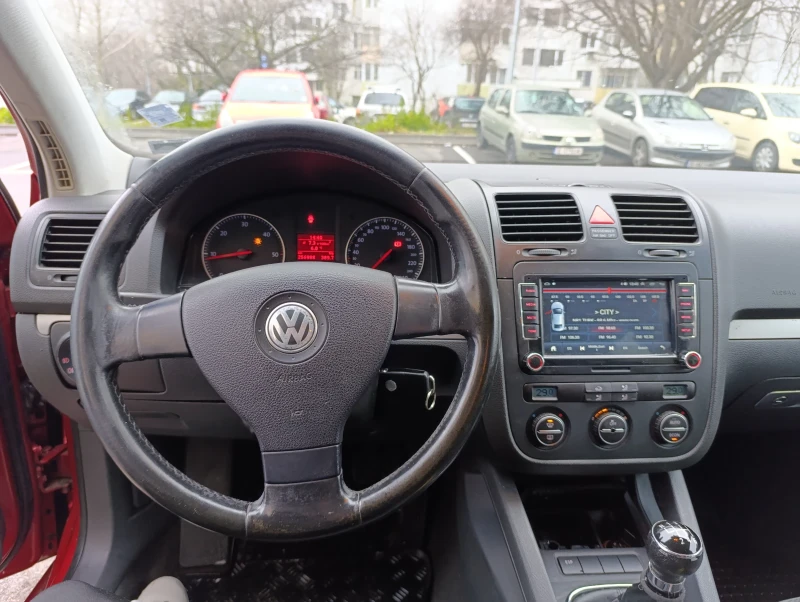 VW Golf 2.00 TDI, снимка 8 - Автомобили и джипове - 48837987