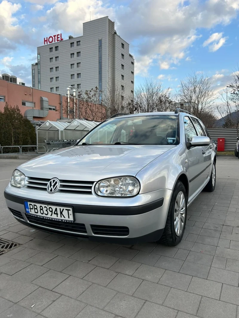 VW Golf, снимка 1 - Автомобили и джипове - 49209392