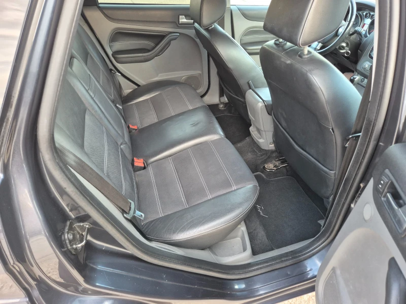 Ford Focus 2.0i-ГАЗ-Италия, снимка 13 - Автомобили и джипове - 52226953