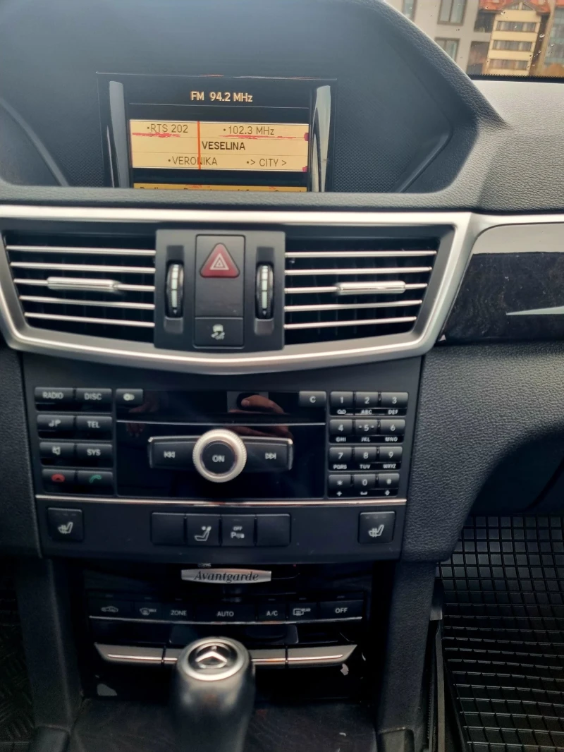 Mercedes-Benz E 220 ЛИЗИНГ, снимка 13 - Автомобили и джипове - 52656334