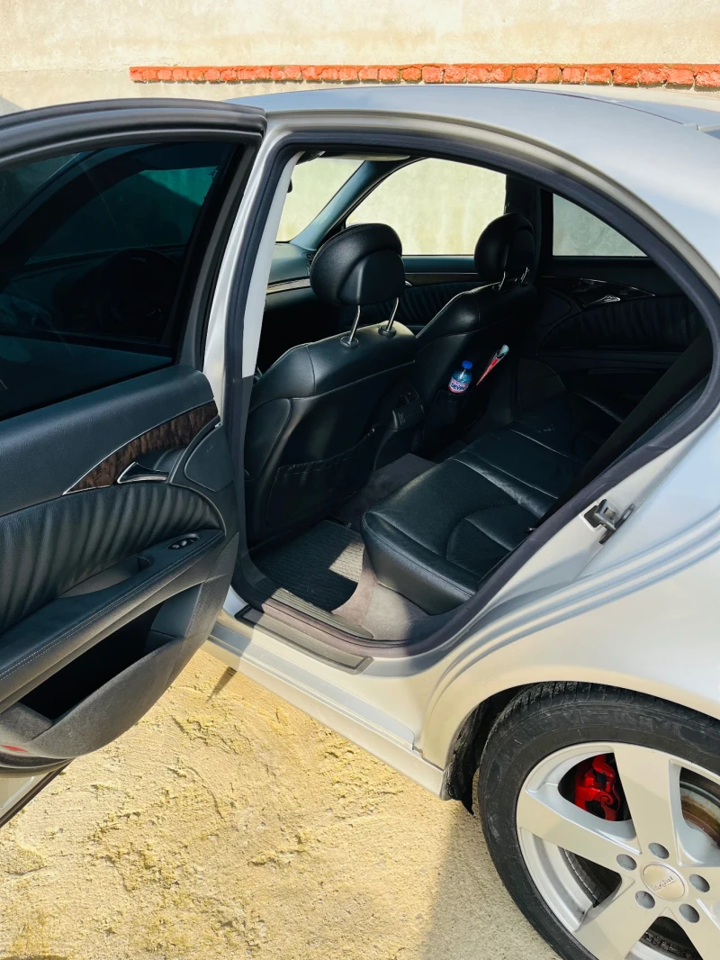 Mercedes-Benz E 320, снимка 4 - Автомобили и джипове - 53180841