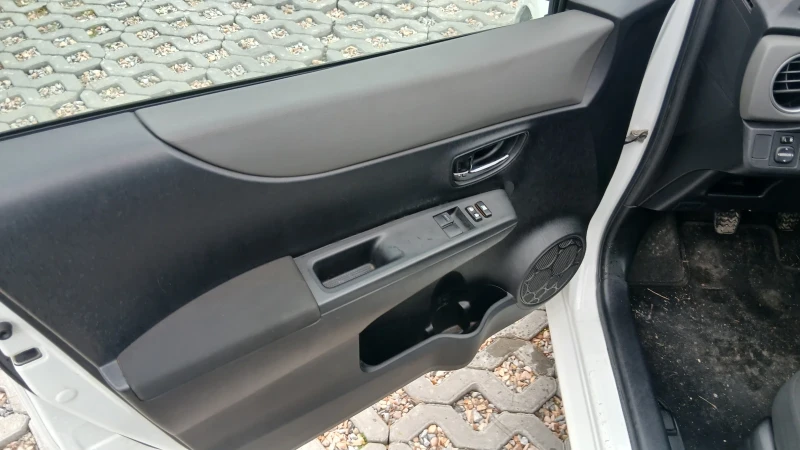 Toyota Yaris 1.33, снимка 9 - Автомобили и джипове - 53431256