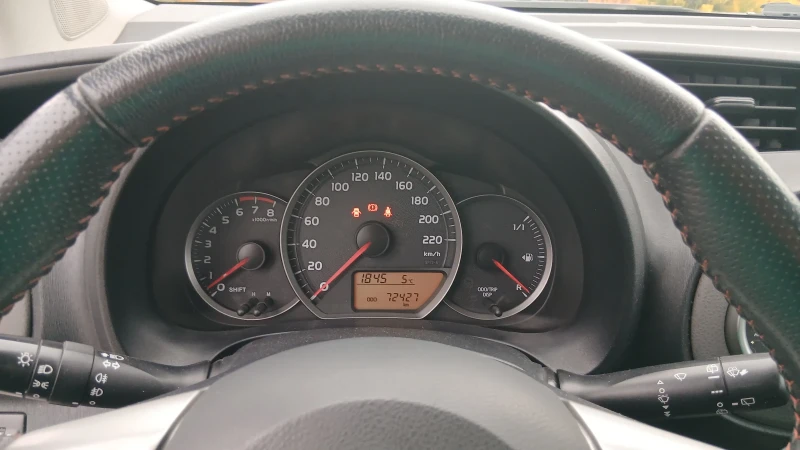 Toyota Yaris 1.33, снимка 10 - Автомобили и джипове - 53431256