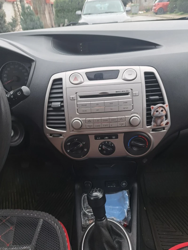 Hyundai I20, снимка 8 - Автомобили и джипове - 53572518
