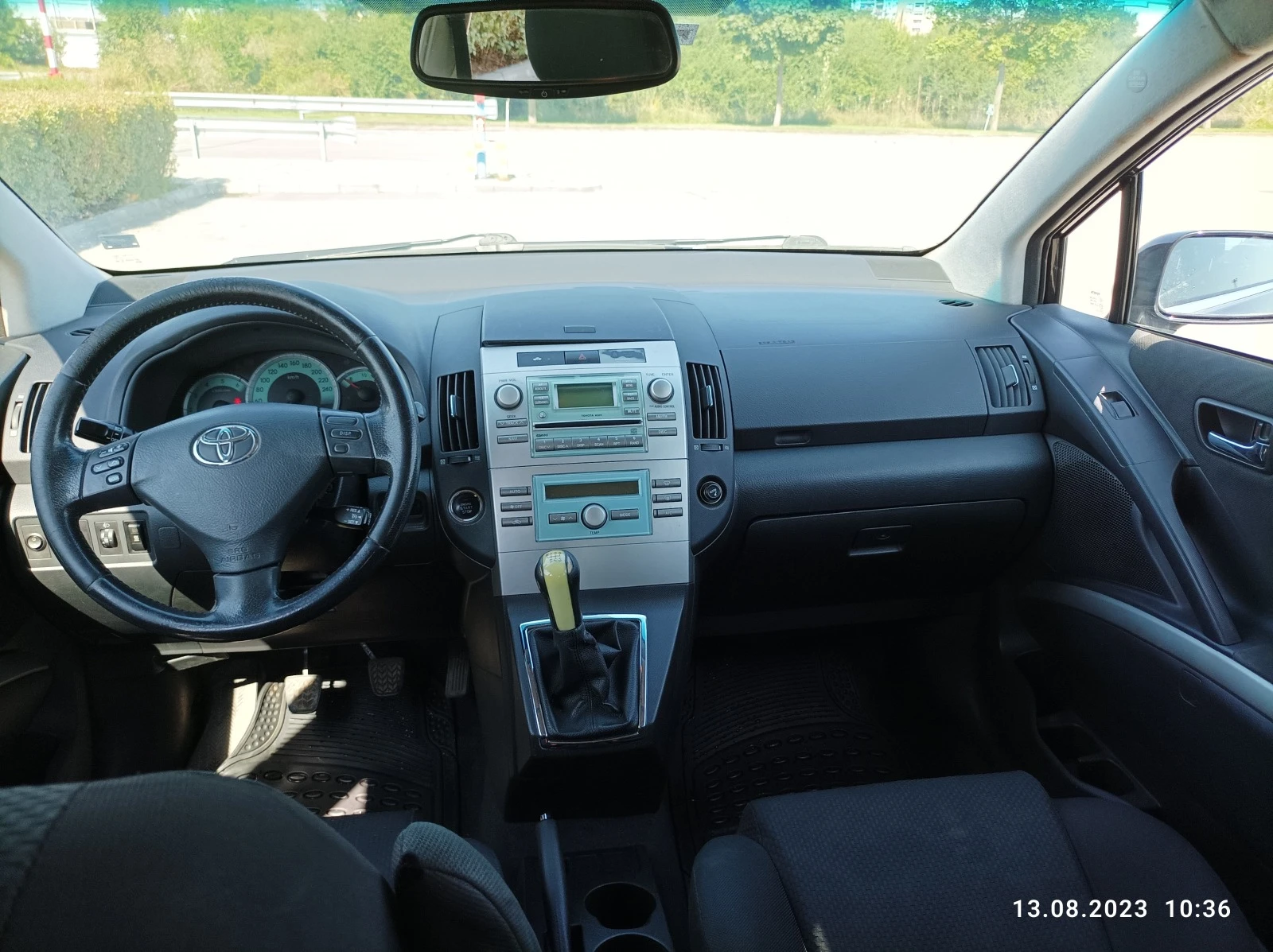 Toyota Corolla verso 2.2 D4D - изображение 6