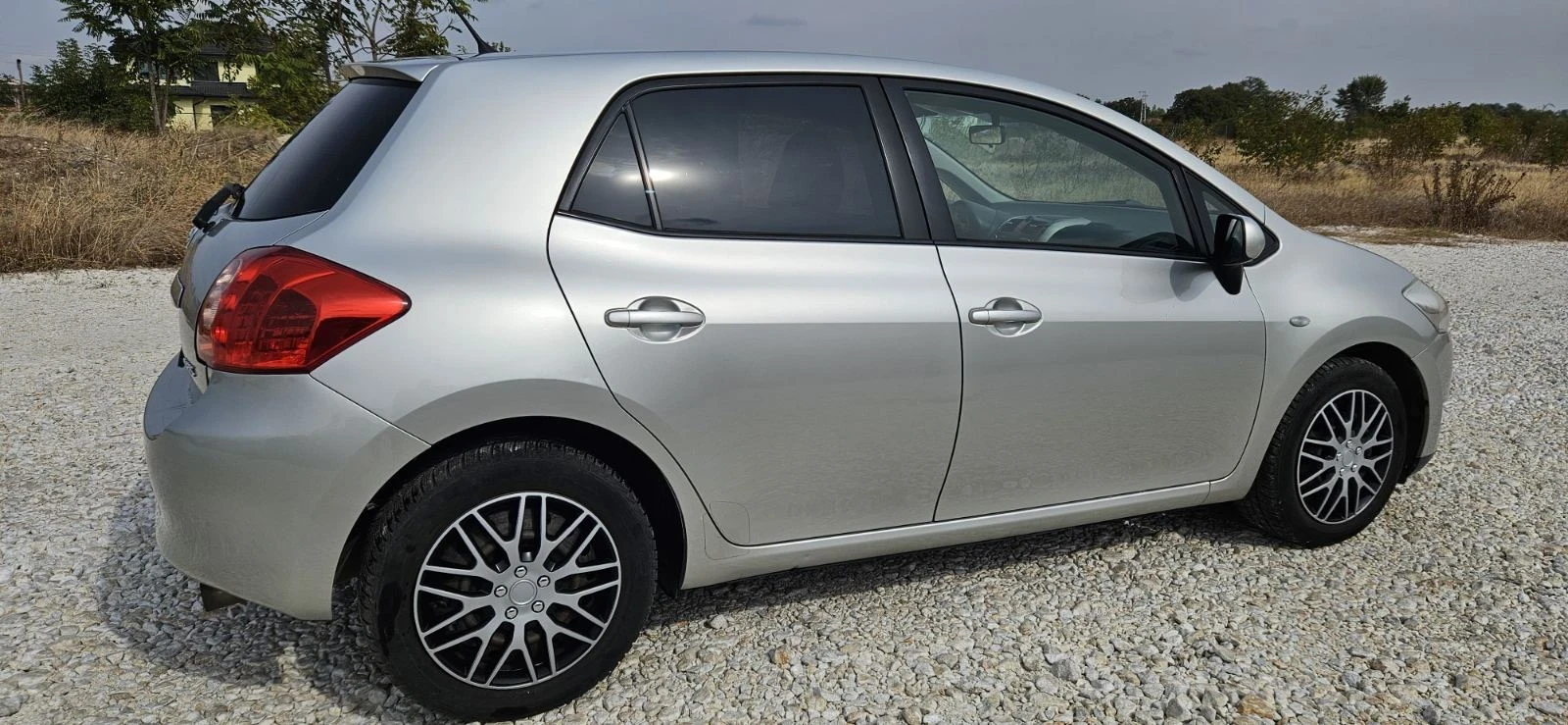 Toyota Auris 1.6  - изображение 4