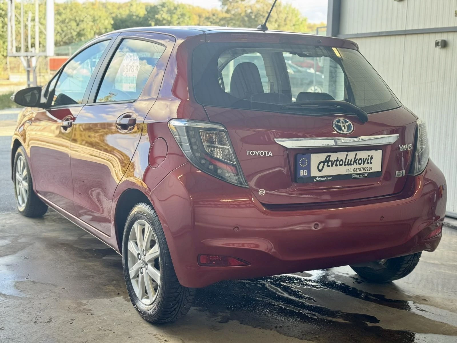 Toyota Yaris 1.5 HYBRID - изображение 4